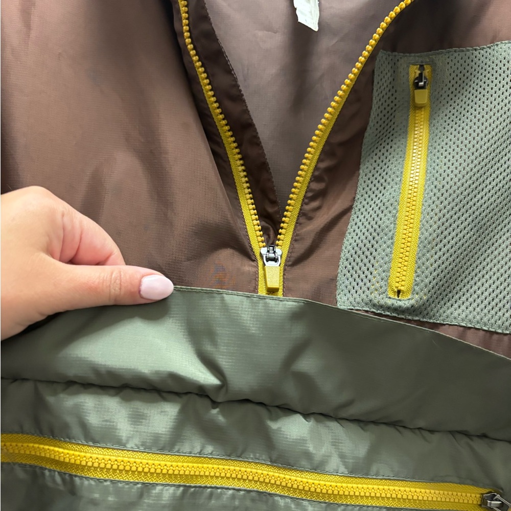 Fabletics Shawn Cropped Half-Zip Windbreaker Size… - image 4